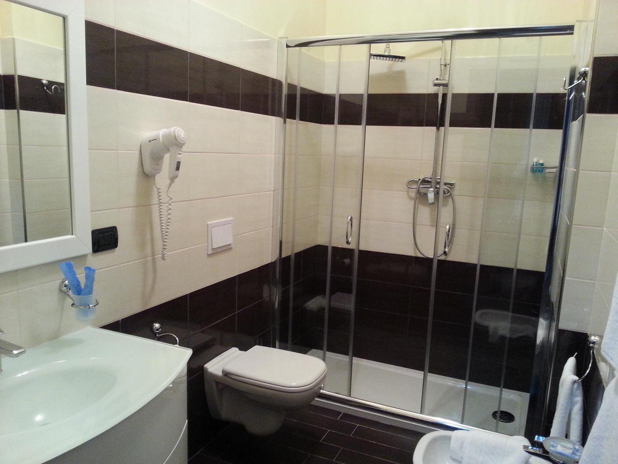 Triple Room,1566990179:JPEG